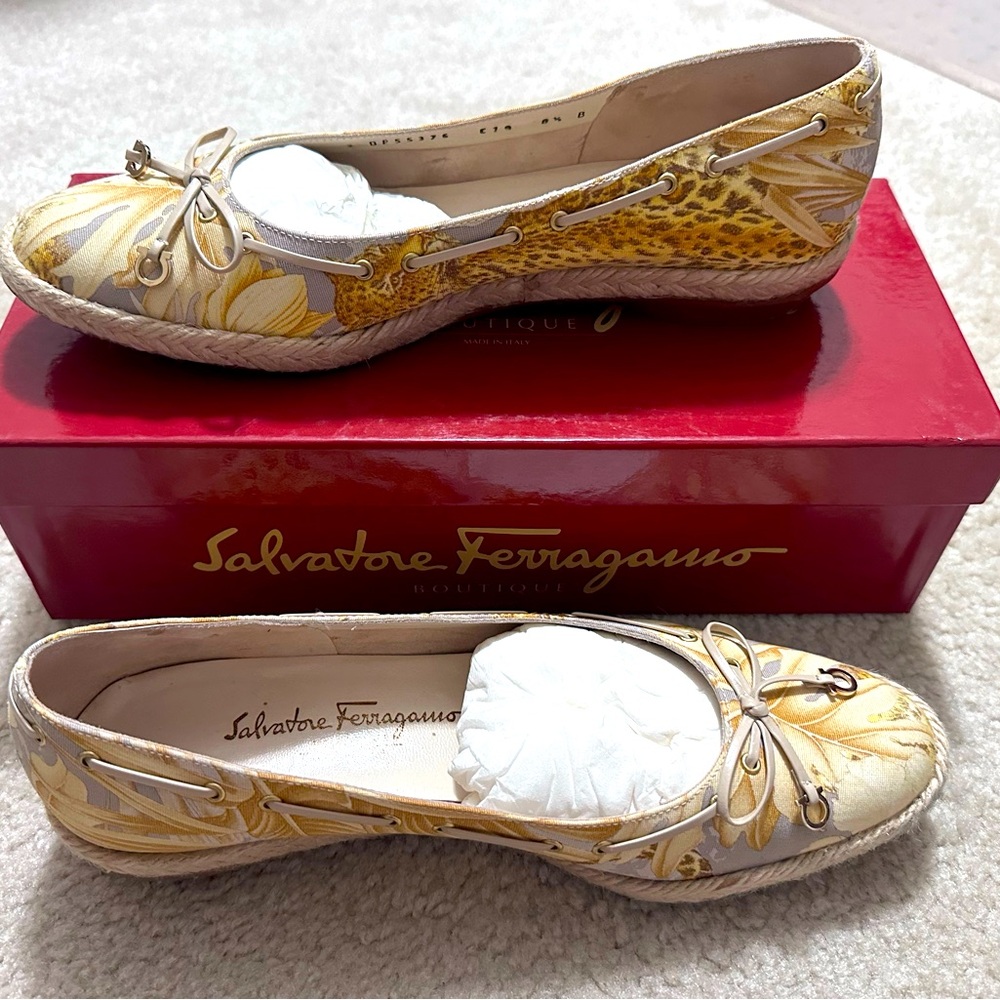 Salvatore Ferragamo Lillers Flats Shoes Like New